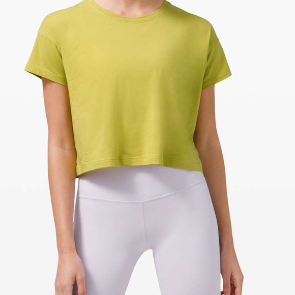 Lululemon cates tee nwt pear color - Picture 3 of 10